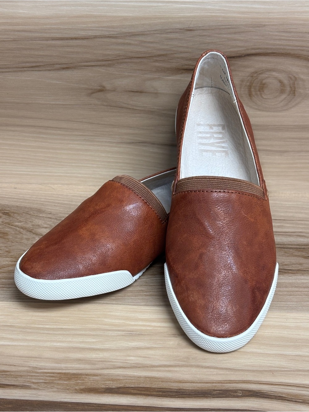Frye Melanie Slip-On in cognac brown size 5.5 (NWOB).